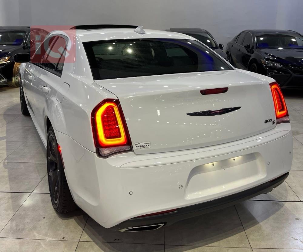 كرايسلر 300